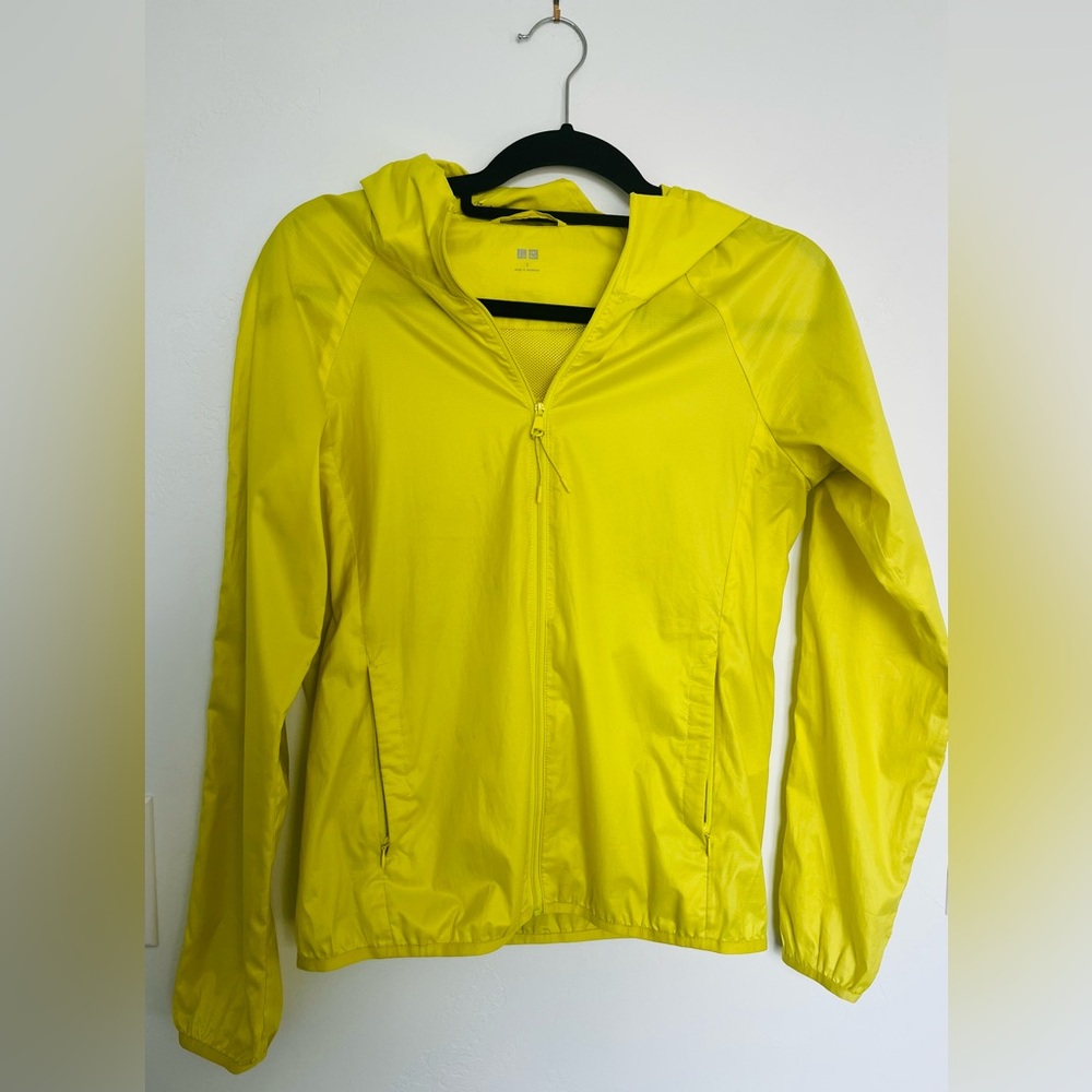 Uniqlo windbreaker
